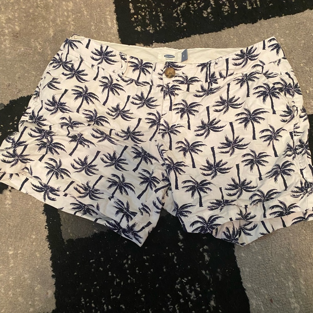 Old navy palm tree print shorts